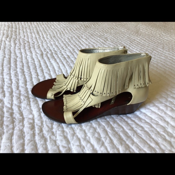 Matiko Fringe Sandals - Picture 2 of 3